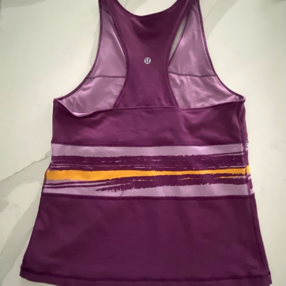 🔥Lululemon Tank Top Size 6🔥 - Picture 3 of 4